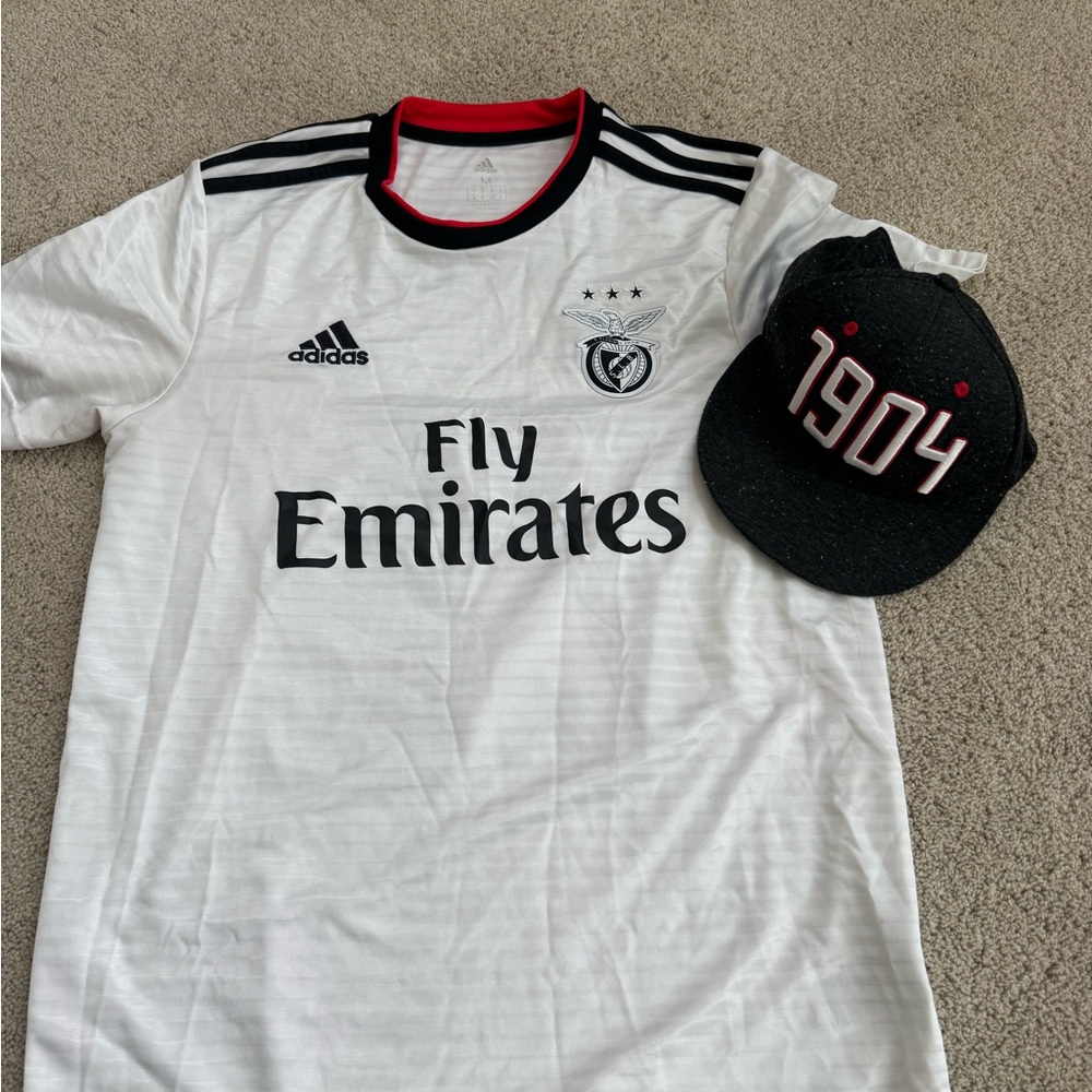 Adidas SL Benfica White Soccer Jersey Sagres size medium & Black 1904 Cap